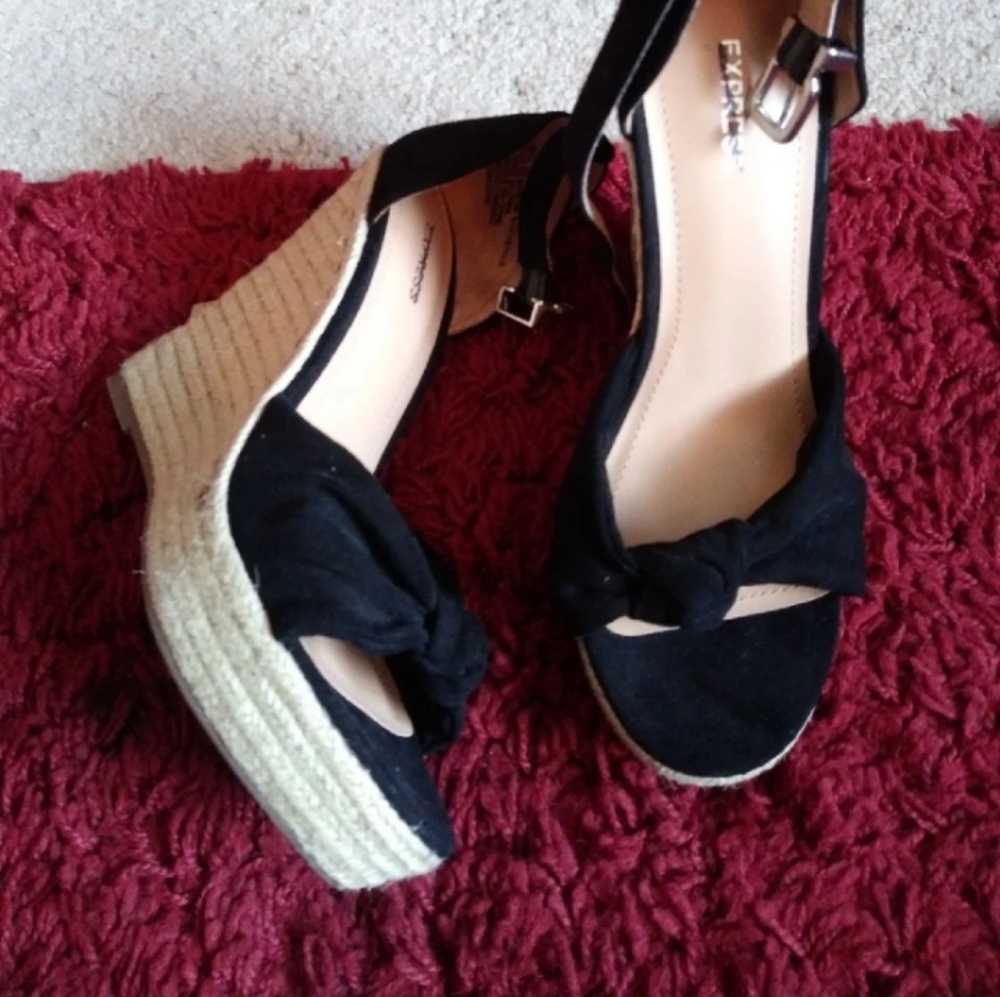 Express Wedges